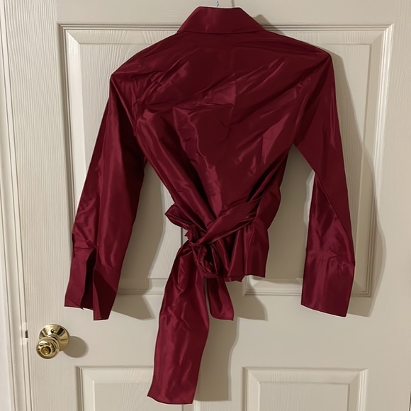 Ann Taylor 100% Silk wrap blouse size 4P - Picture 4 of 5